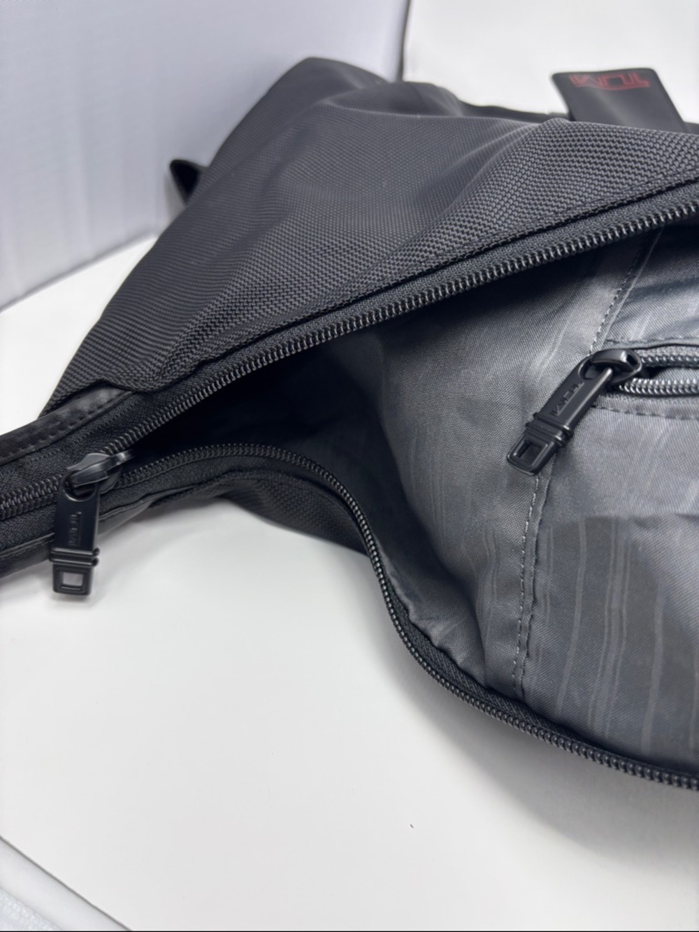 Tumi Black Nylon Travel Duffel with Shoulder Strap - Picture 4 of 4